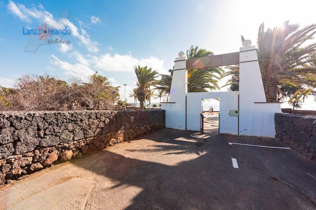 Casa Patty, Piscinas Climatizadas, Primera Linea Costa Teguise Exterior foto